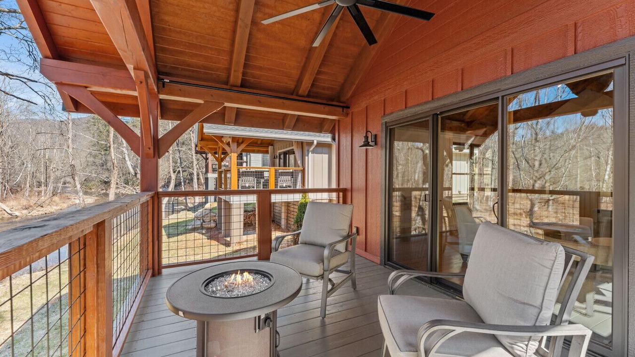 Photo of Patio Balcony in Sugarfork
