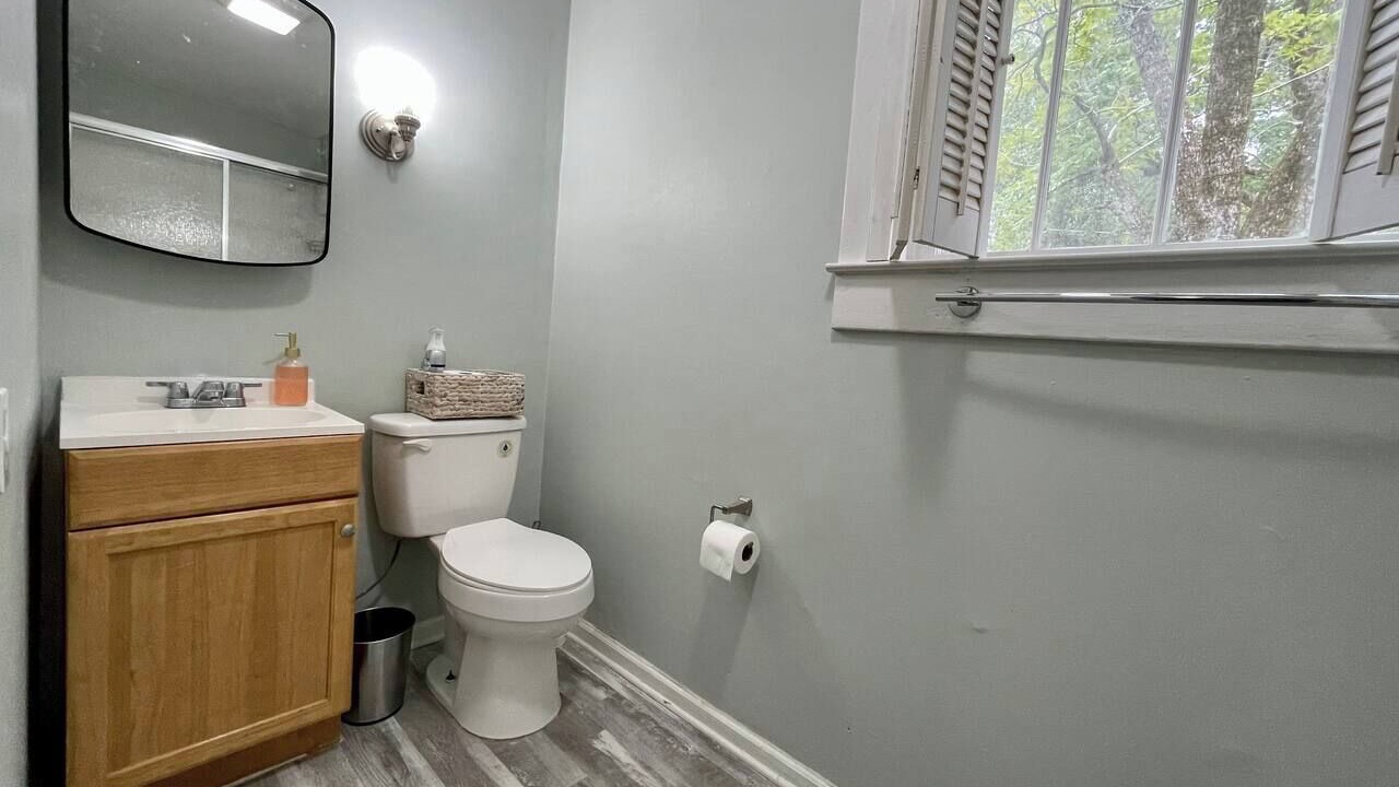 Photo of Bathroom in Hamlet