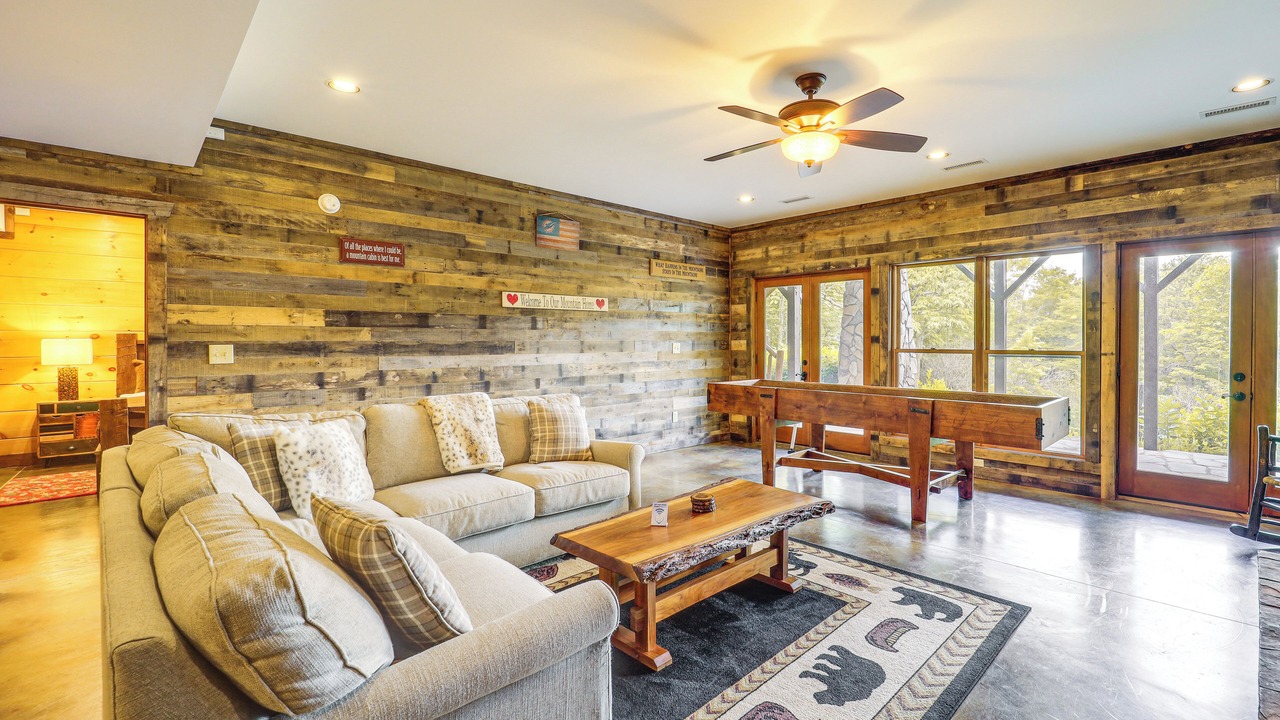 Photo of Livingroom in Spruce Pine