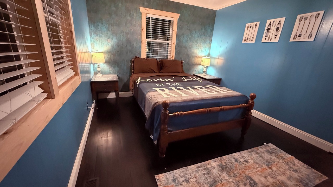 Photo of Bedroom in Byrdstown