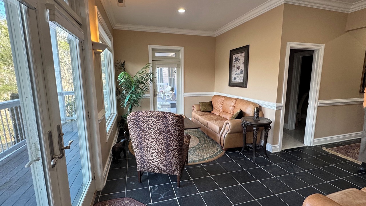 Photo of Livingroom in Forest Lake Heights