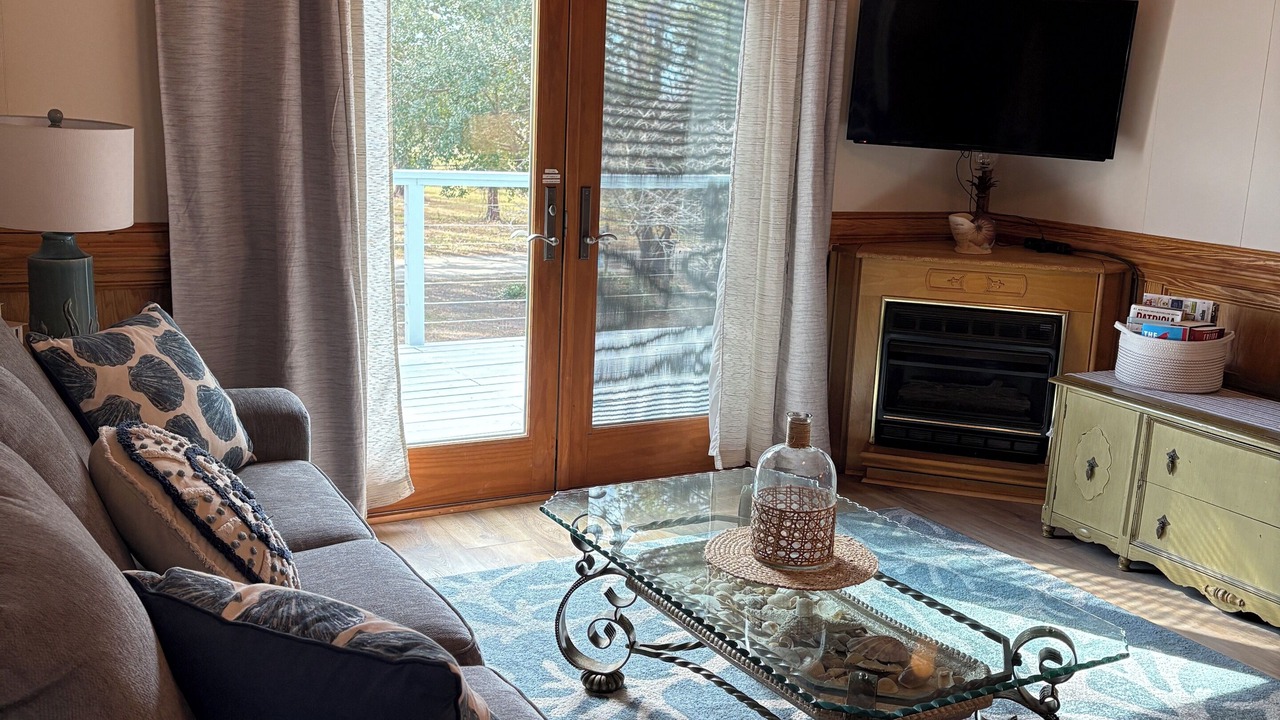 Photo of Livingroom in Ocean Isle Beach