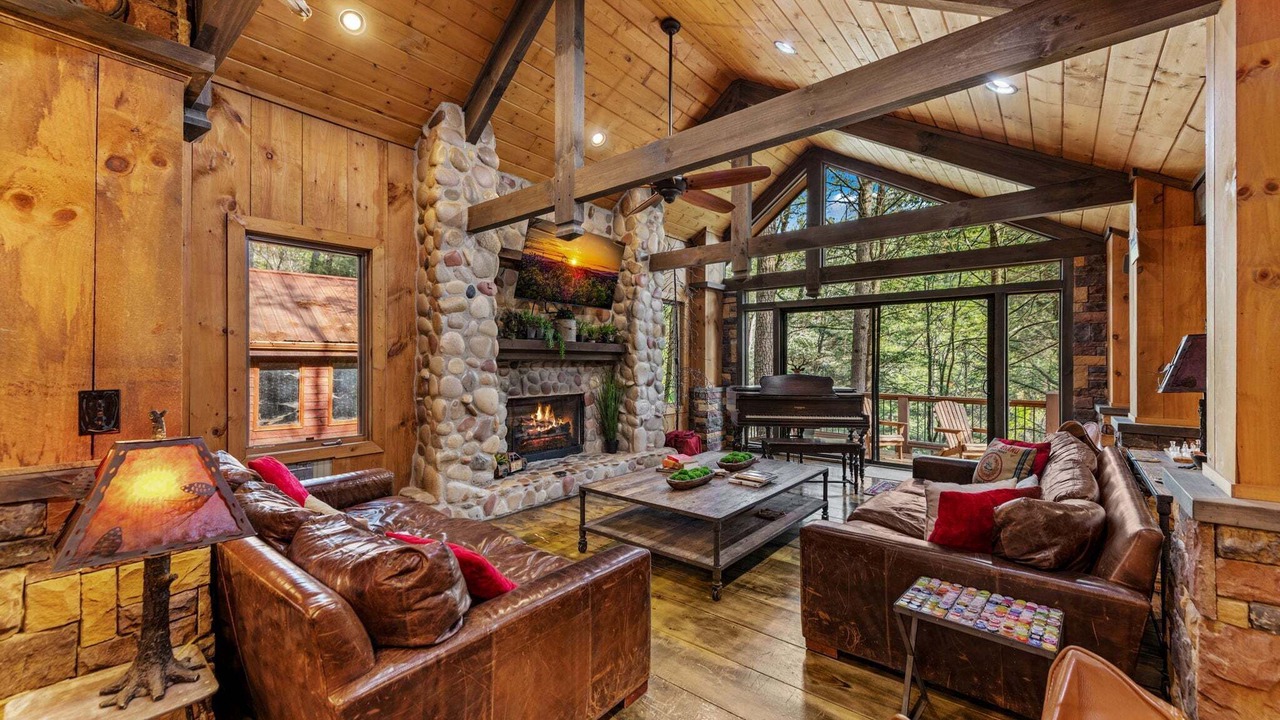 Photo of Livingroom in Ellijay