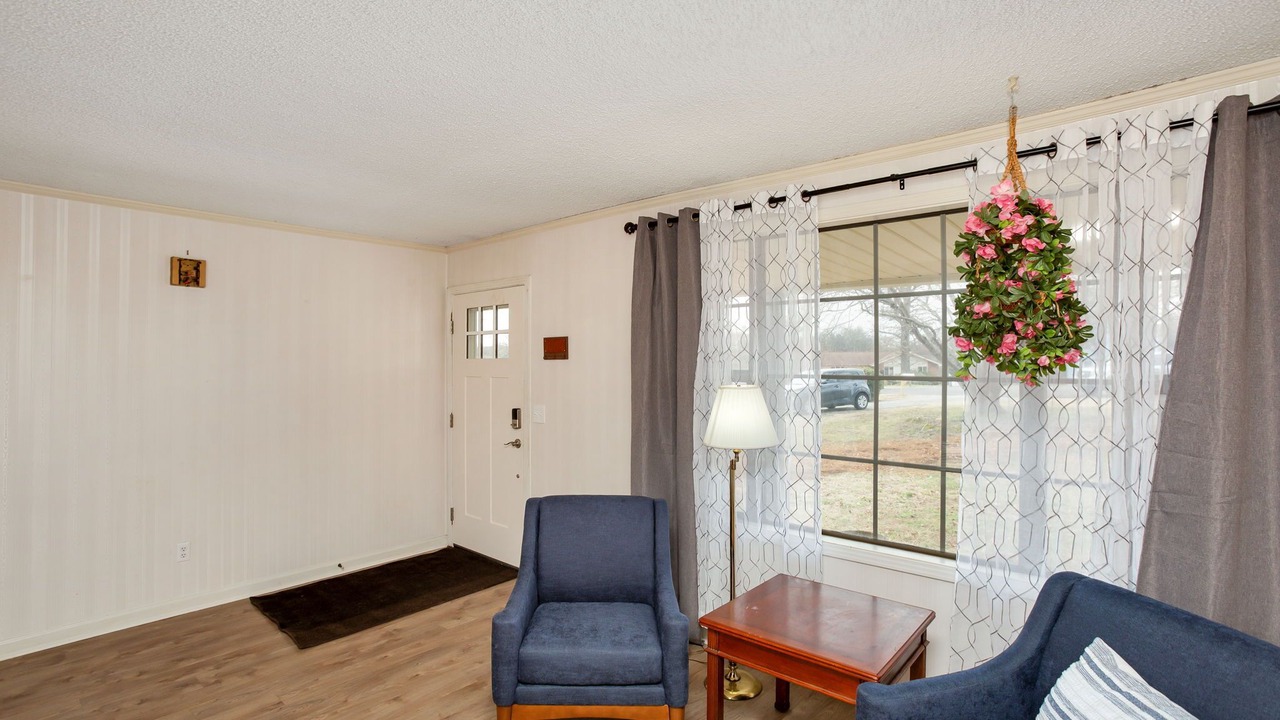Photo of Livingroom in Castalian Springs