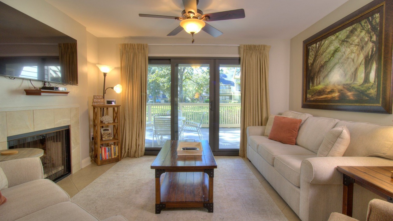 Photo of Livingroom in Arcadian Shores
