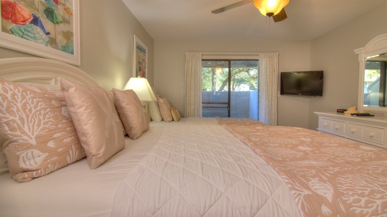 Photo of Bedroom in Arcadian Shores