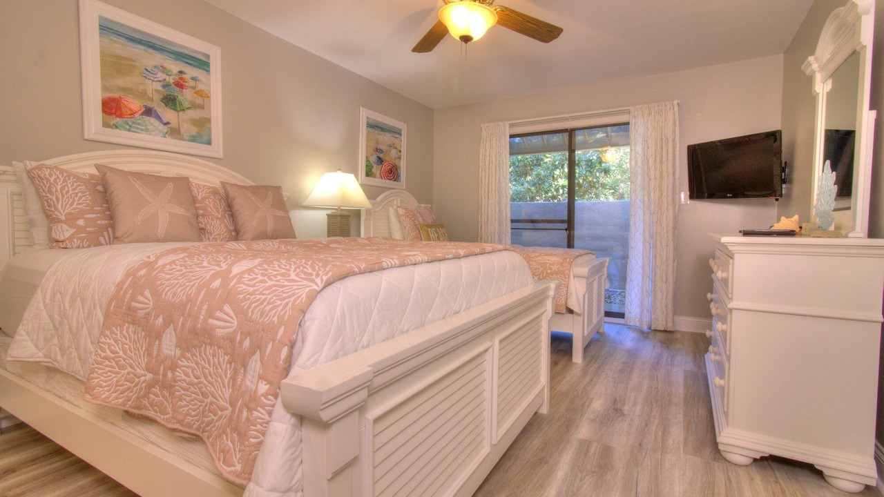 Photo of Bedroom in Arcadian Shores
