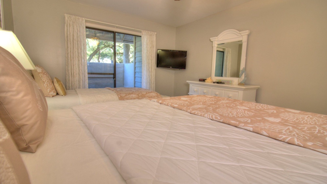 Photo of Bedroom in Arcadian Shores