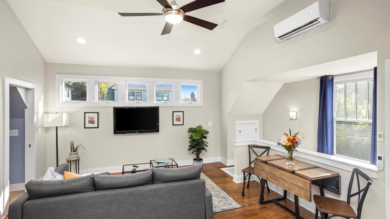 Photo of Livingroom in Historic Edgefield