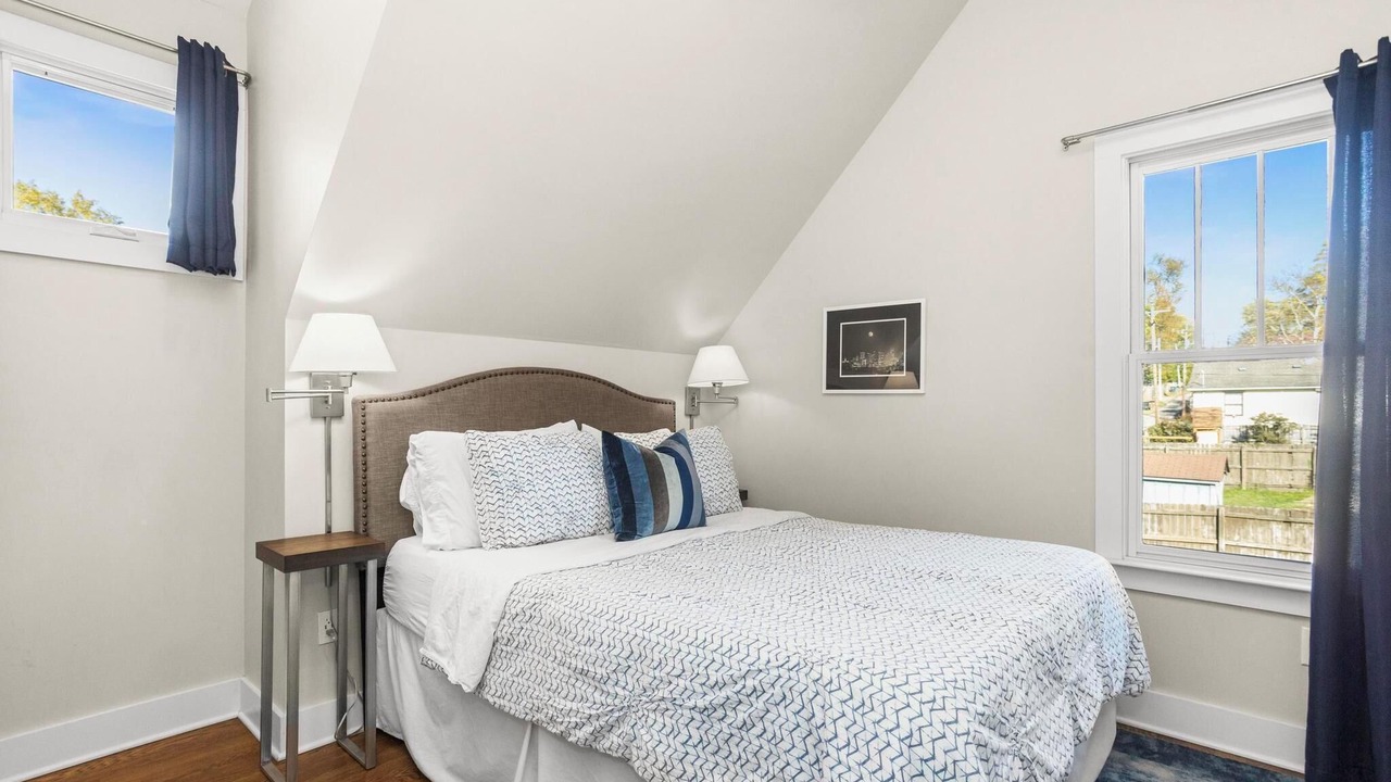 Photo of Bedroom in Historic Edgefield