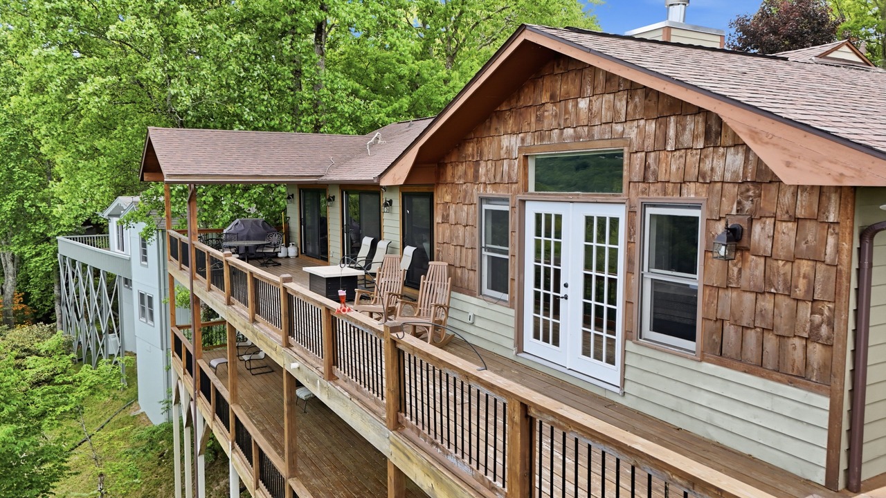 Photo of Patio Balcony in Beech Mountain