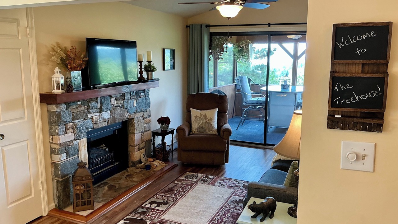 Photo of Livingroom in Lake Toxaway