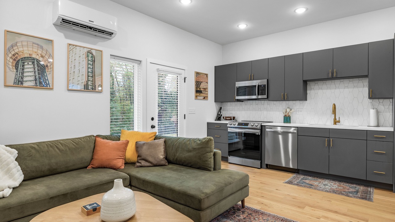 Photo of Livingroom in Knoxville