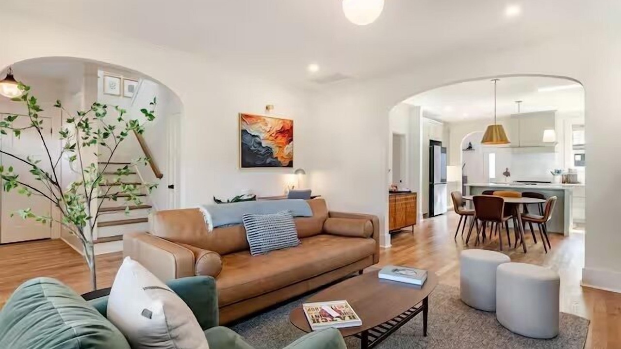 Photo of Livingroom in Knoxville