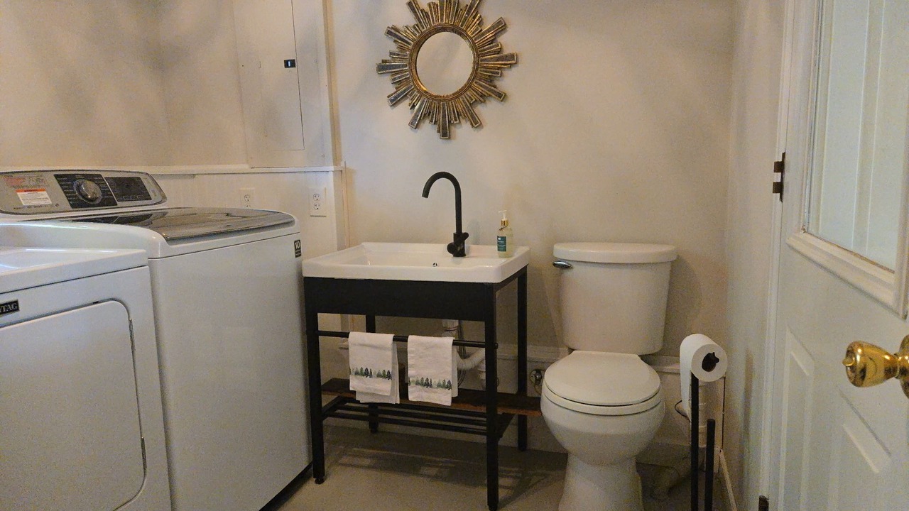Photo of Bathroom in Mountain Rest