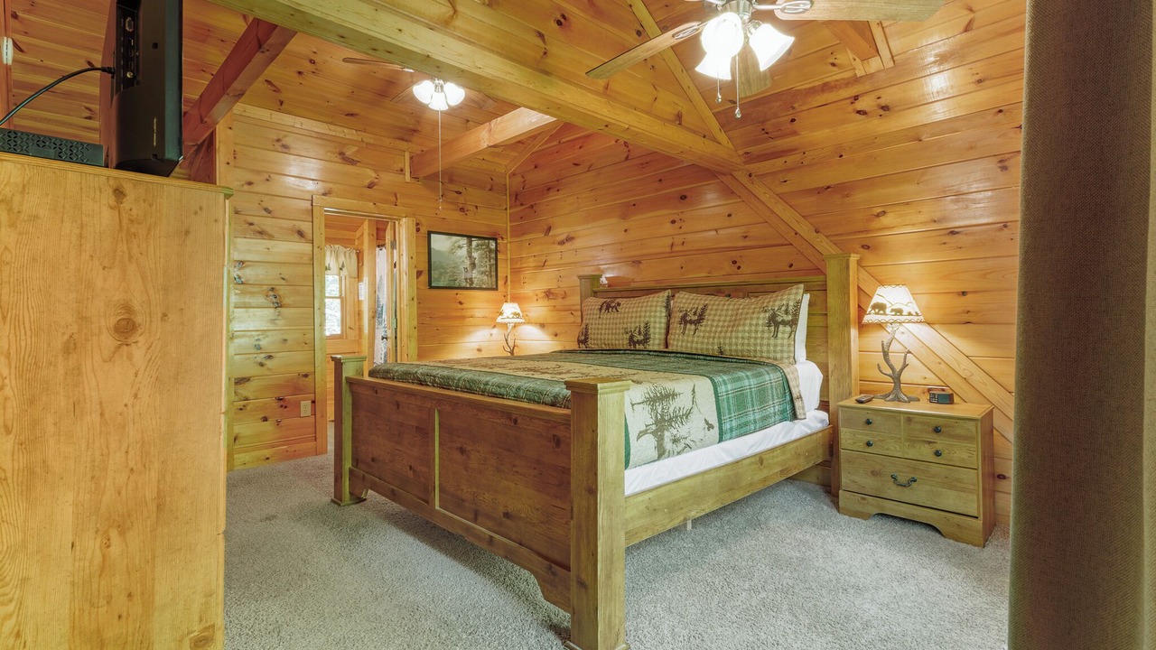 Photo of Bedroom in Black Bear Falls