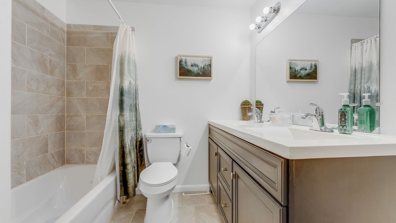 Photo of Bathroom in Star City