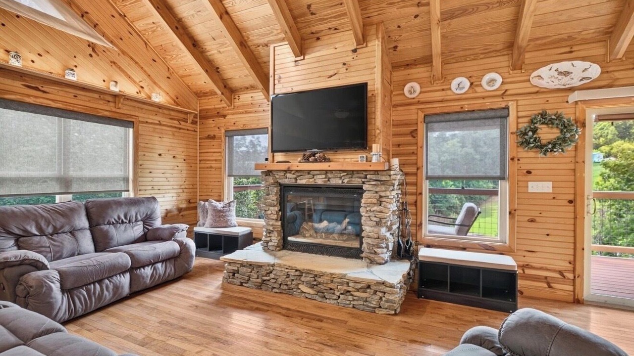 Photo of Livingroom in Dandridge