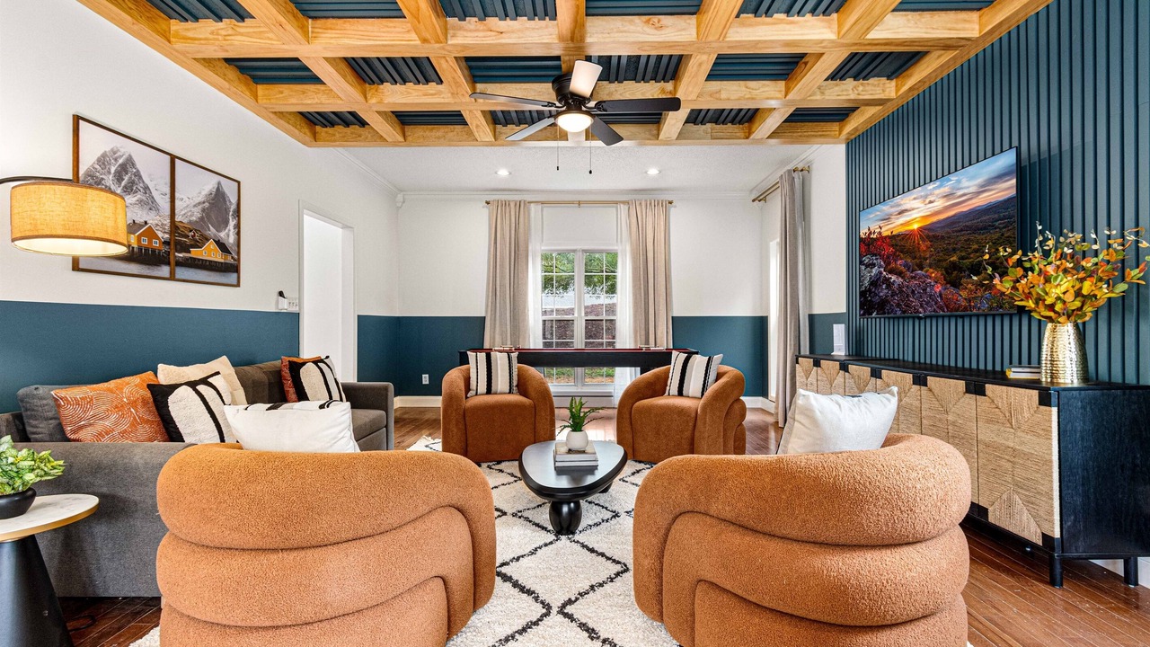 Photo of Livingroom in Candler
