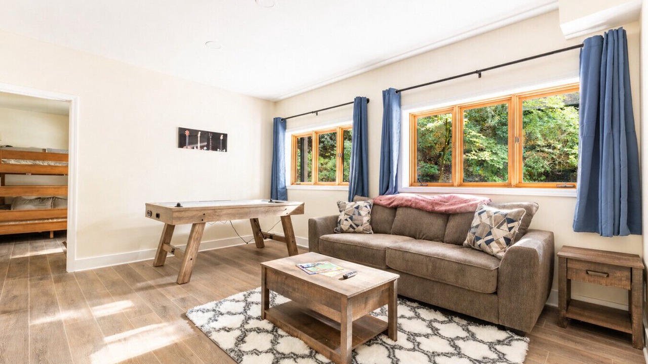 Photo of Livingroom in Helen