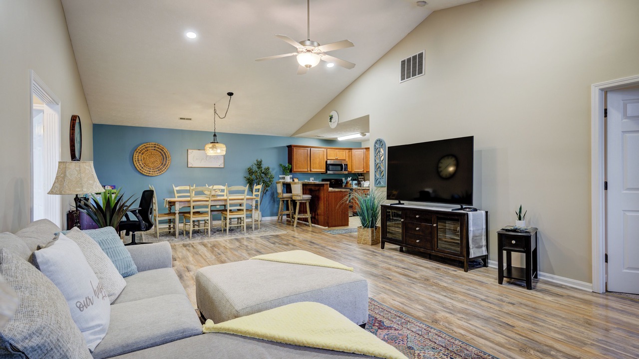 Photo of Livingroom in Charlestown