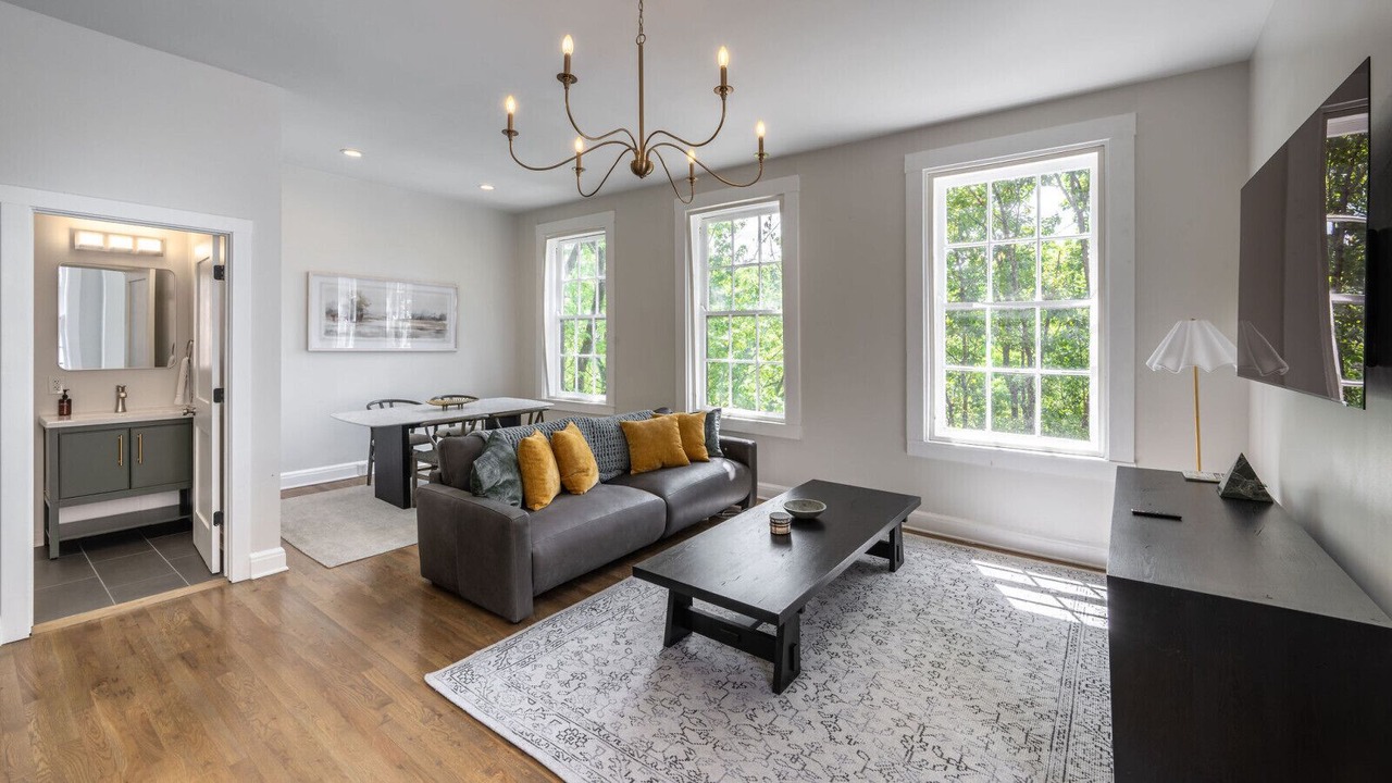 Photo of Livingroom in Pendleton