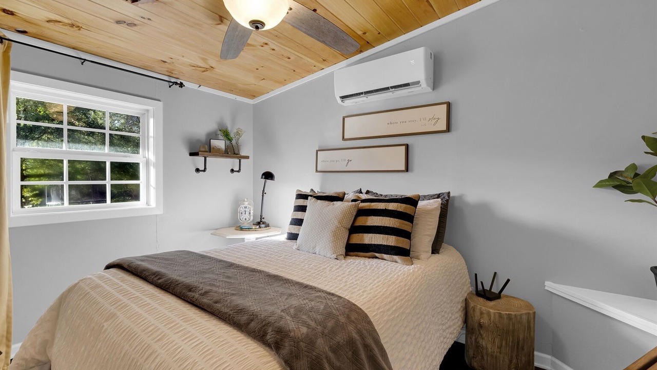 Photo of Bedroom in Valley Head