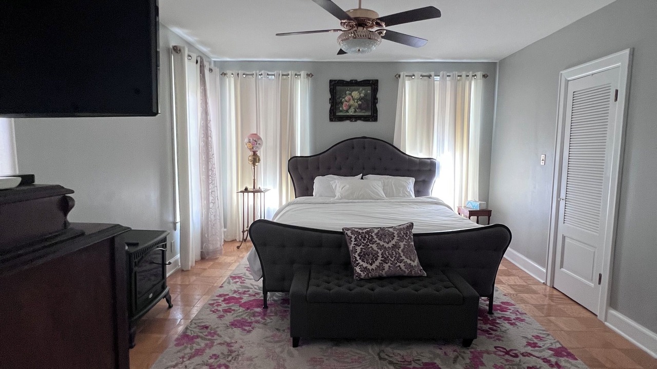Photo of Bedroom in Ashland