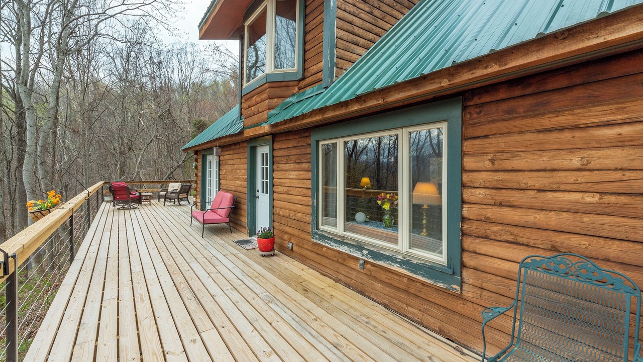 Photo of Patio Balcony in Weaverville