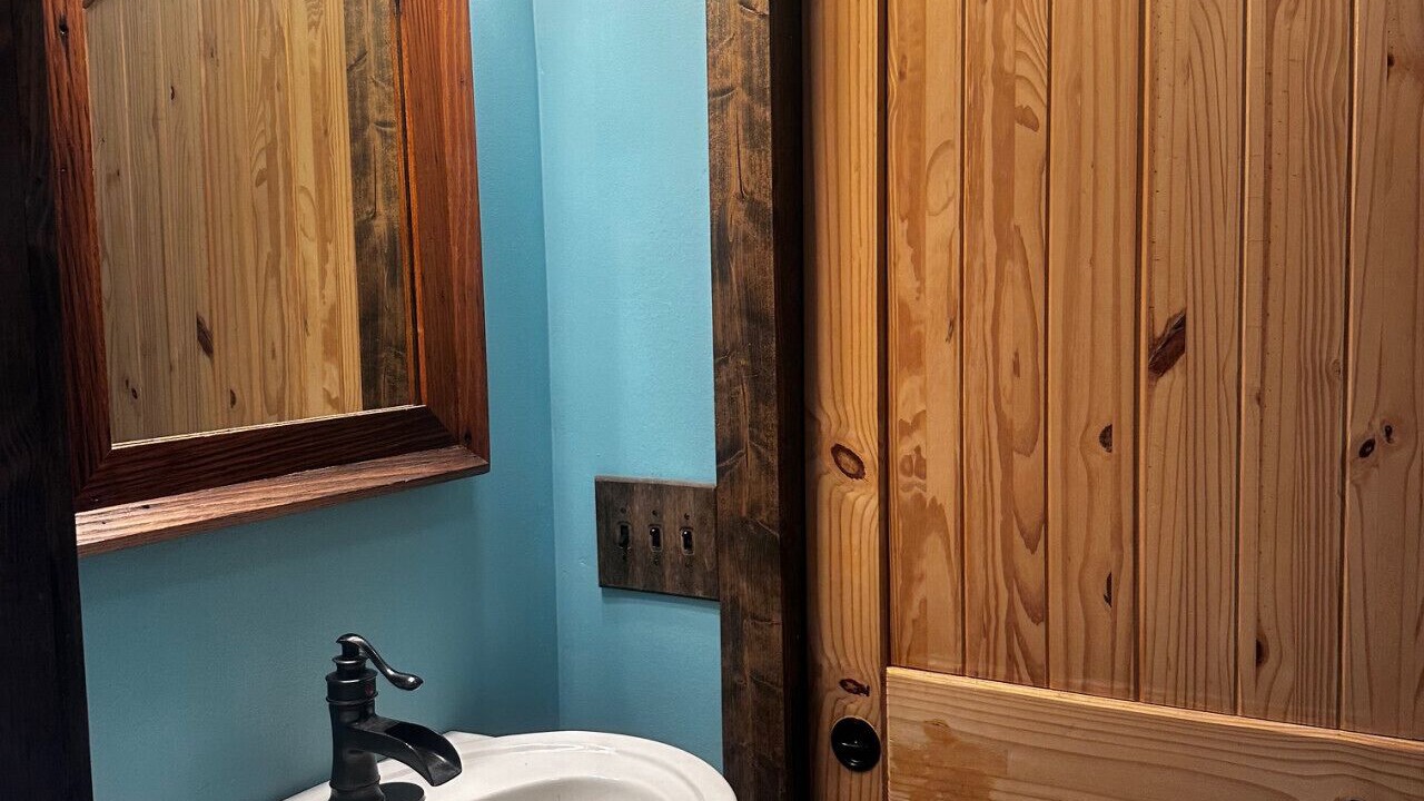 Photo of Bathroom in Mouth of Wilson