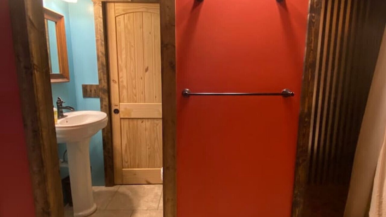 Photo of Bathroom in Mouth of Wilson