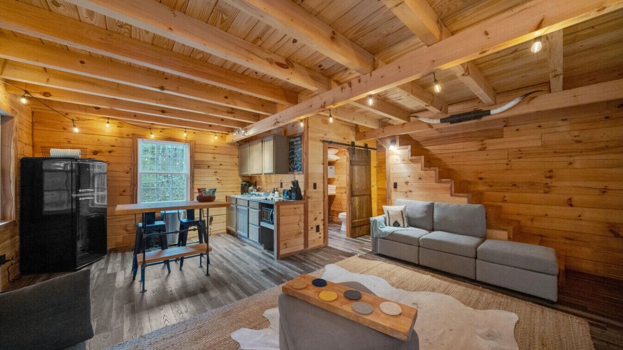 Photo of Livingroom in Jamestown
