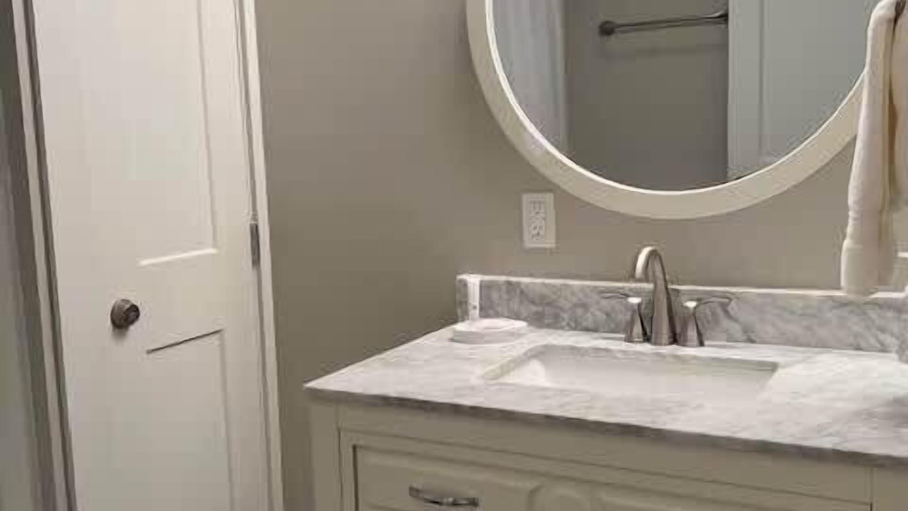 Photo of Bathroom in Mistletoe