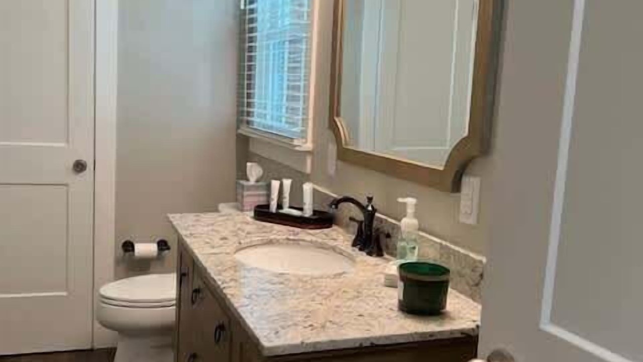 Photo of Bathroom in Mistletoe