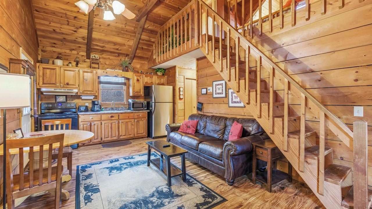 Photo of Livingroom in Clarkesville