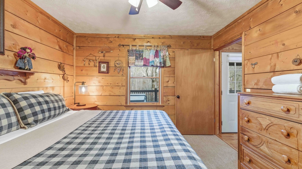 Photo of Bedroom in Clarkesville