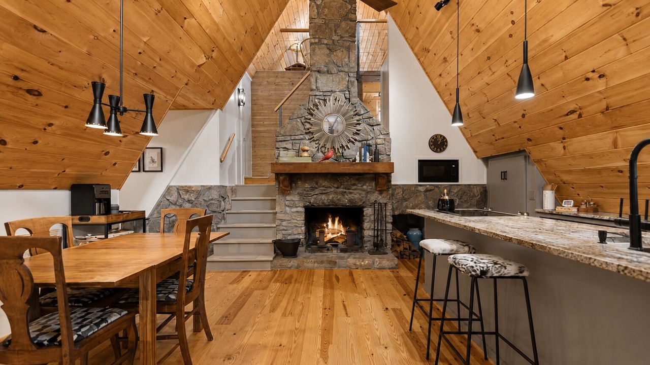 Photo of Livingroom in Ellijay