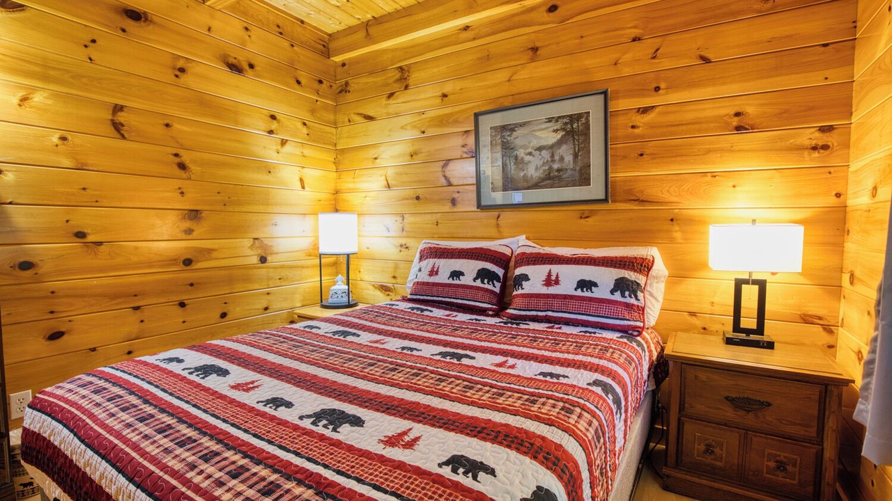 Photo of Bedroom in Rocky Grove