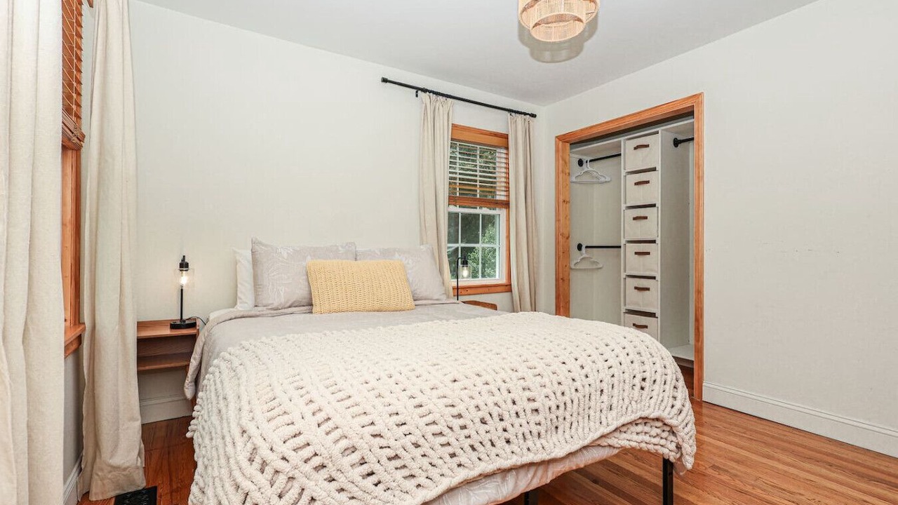 Photo of Bedroom in Knoxville