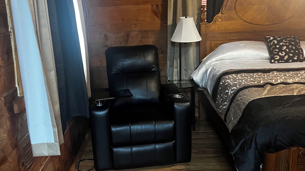 Photo of Bedroom in Hazard