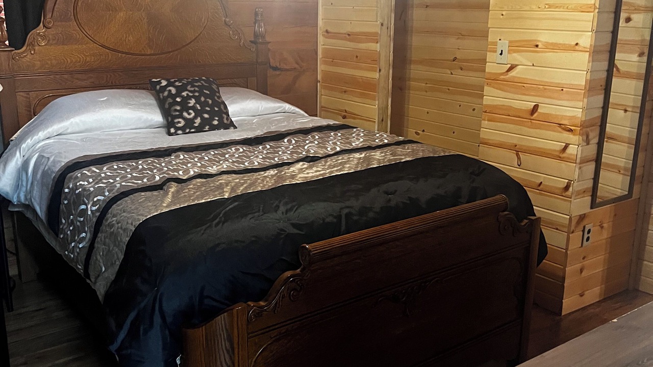 Photo of Bedroom in Hazard