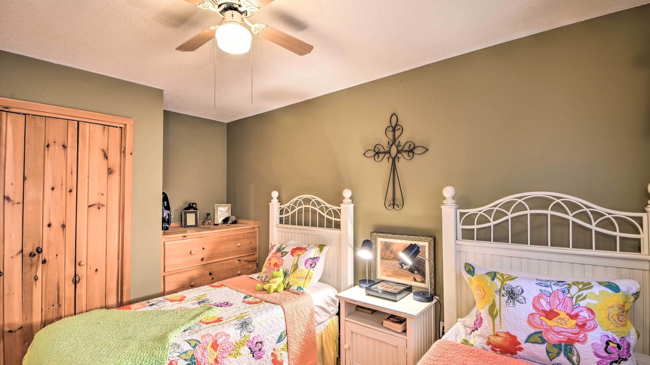 Photo of Bedroom in Hiawassee