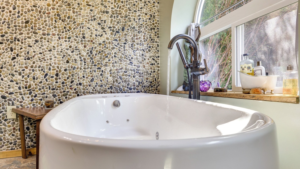 Photo of Bathroom in Hiawassee