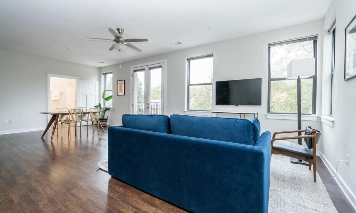 Photo of Livingroom in Hillsboro Village