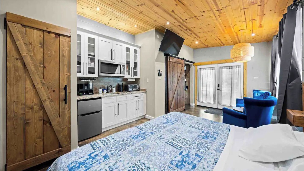 Photo of Bedroom in Ashley Oaks