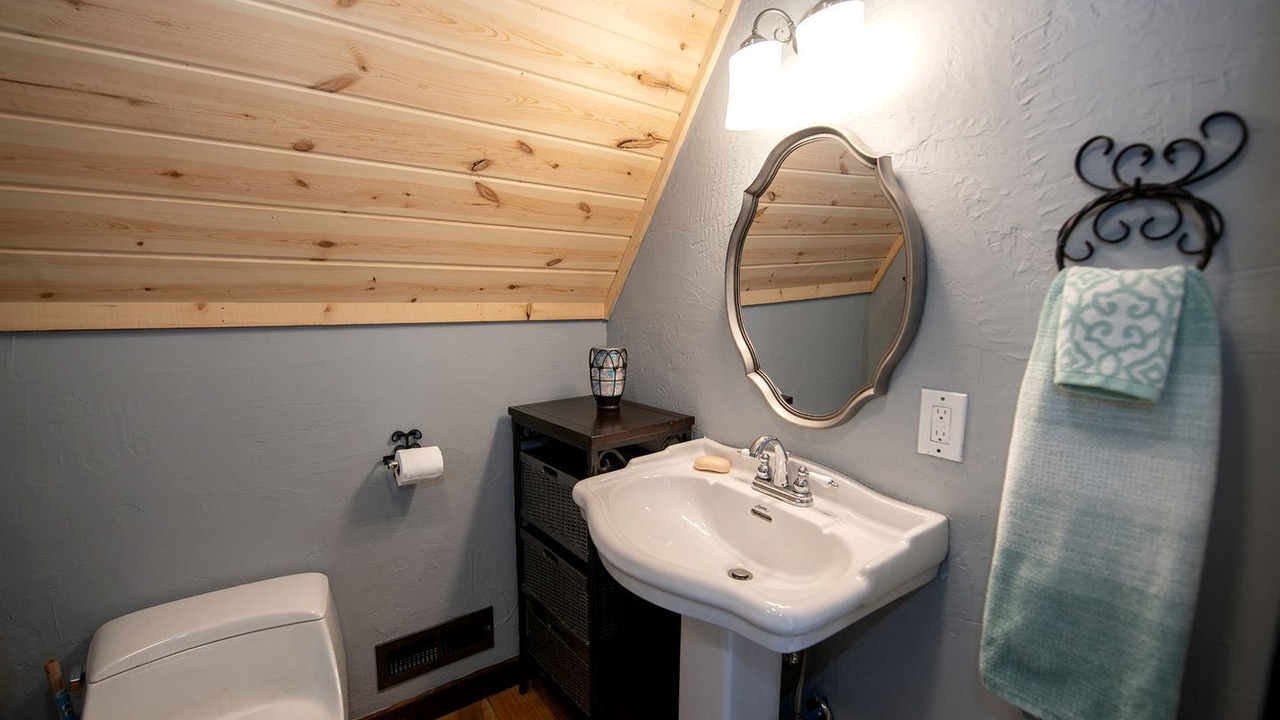 Photo of Bathroom in Sugar Grove