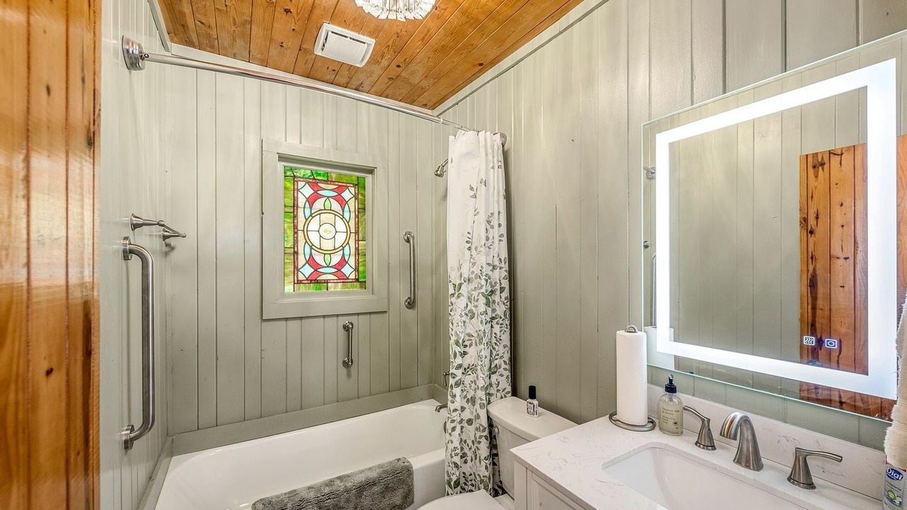 Photo of Bathroom in Valley Head
