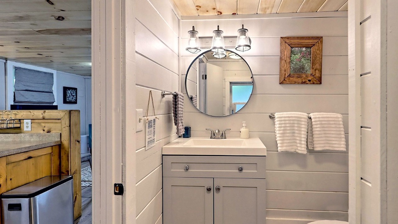 Photo of Bathroom in Clayton