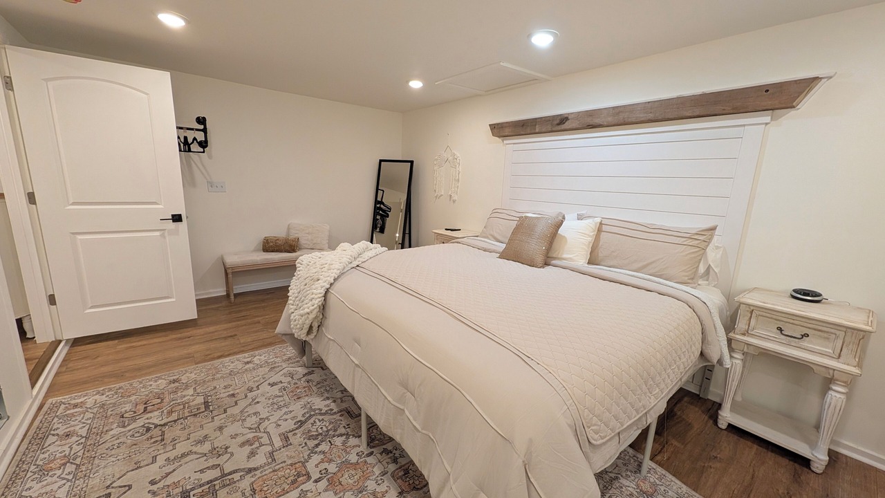 Photo of Bedroom in Kodak