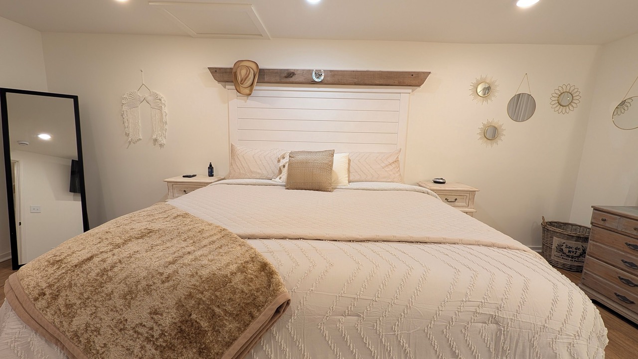 Photo of Bedroom in Kodak